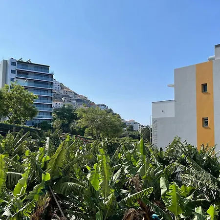 Beach&comfort Cozy By The Ocean * Funchal (Madeira)